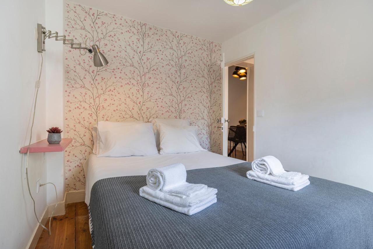 Alfama 2Bdr Duplex Apartment W/ Balcony By Lovelystay Lisbon Exterior photo