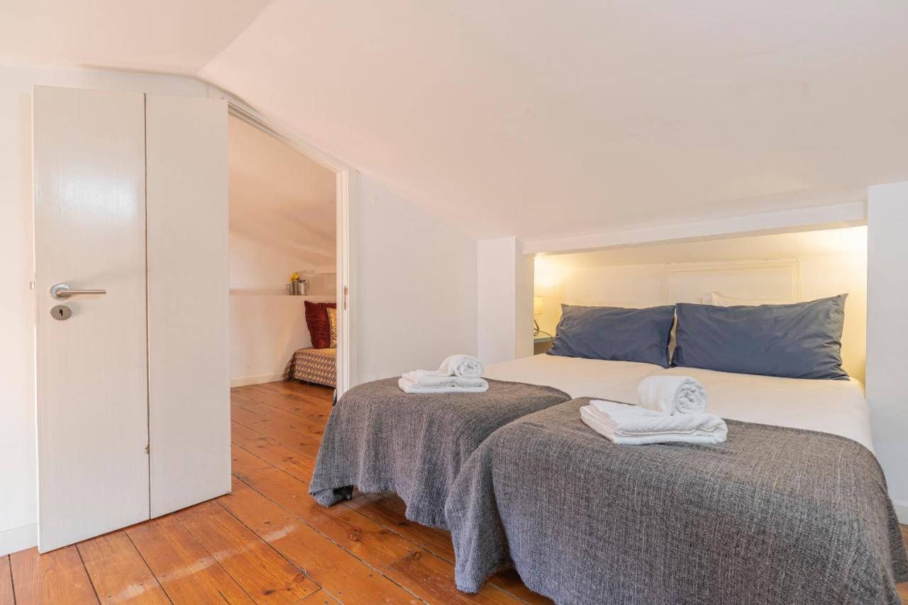Alfama 2Bdr Duplex Apartment W/ Balcony By Lovelystay Lisbon Exterior photo