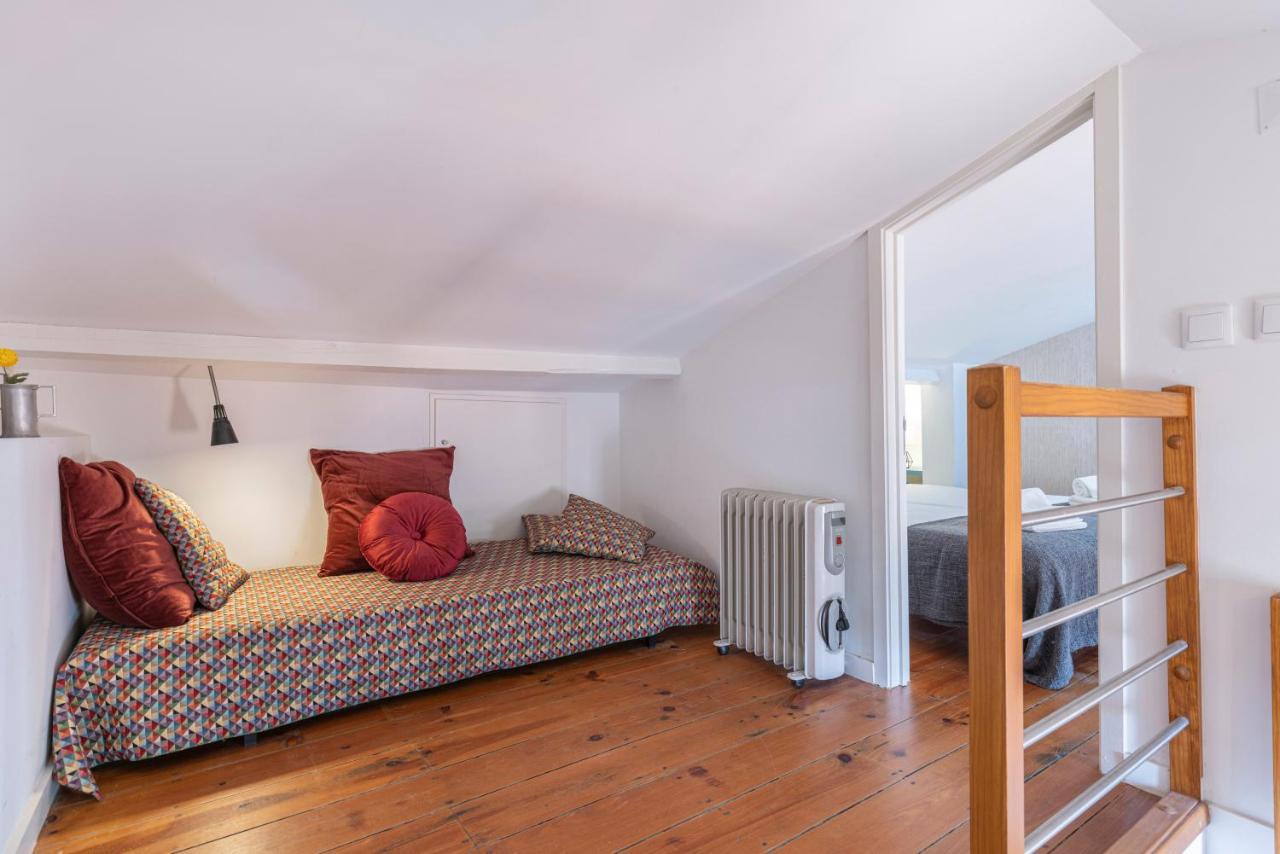 Alfama 2Bdr Duplex Apartment W/ Balcony By Lovelystay Lisbon Exterior photo